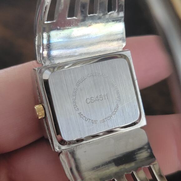 Vintage Watches Vivani Two Tone Stretch Band Rectangular Dial Quartz Watch - Picture 9 of 10